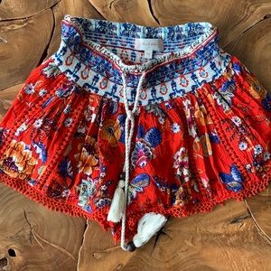 Lined flowy shorts size s